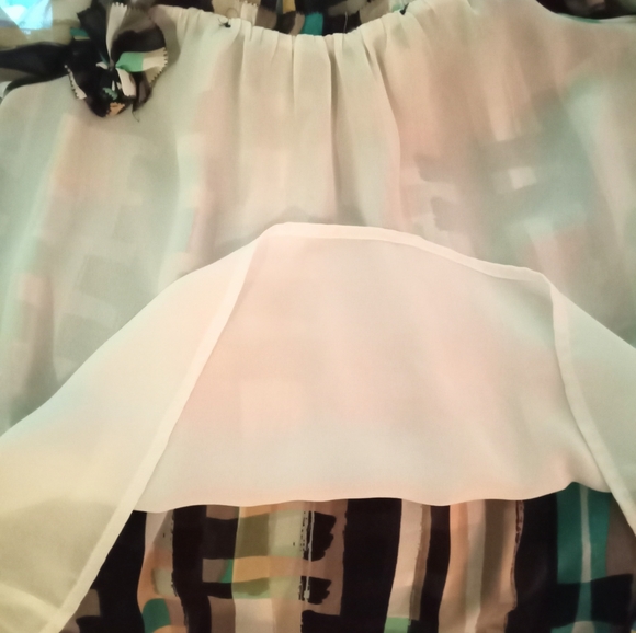 NWTπ FREE GIFT INCLUDED 3D Flowers Off Shoulder Short Sleeves Blouse Top Tee - Picture 12 of 15